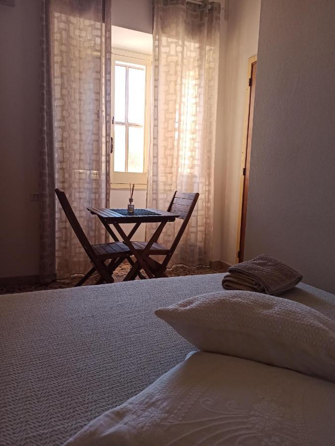 Piazza San Giorgio Hotel Dolianova Szoba fotó